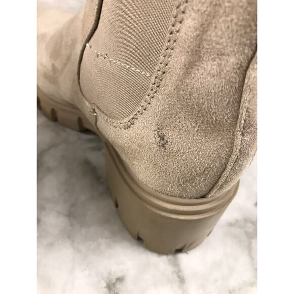 Madden Girl Women's Tessa Chelsea Boot Sand Fab Size 7M Thick Heel - Picture 7 of 10